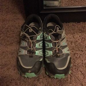 Salomon shoes size 9